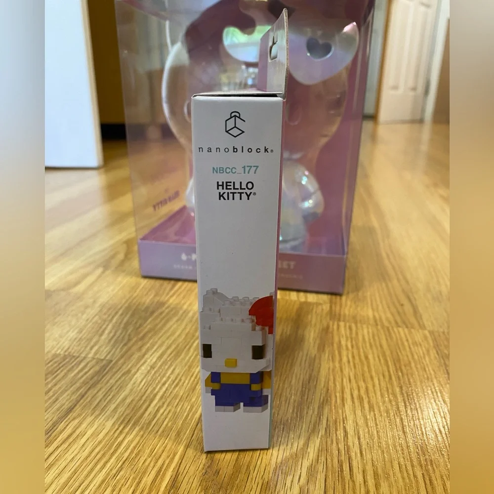 OG Hello Kitty 🐈‍⬛ limited edition Lego figurine NEW in box